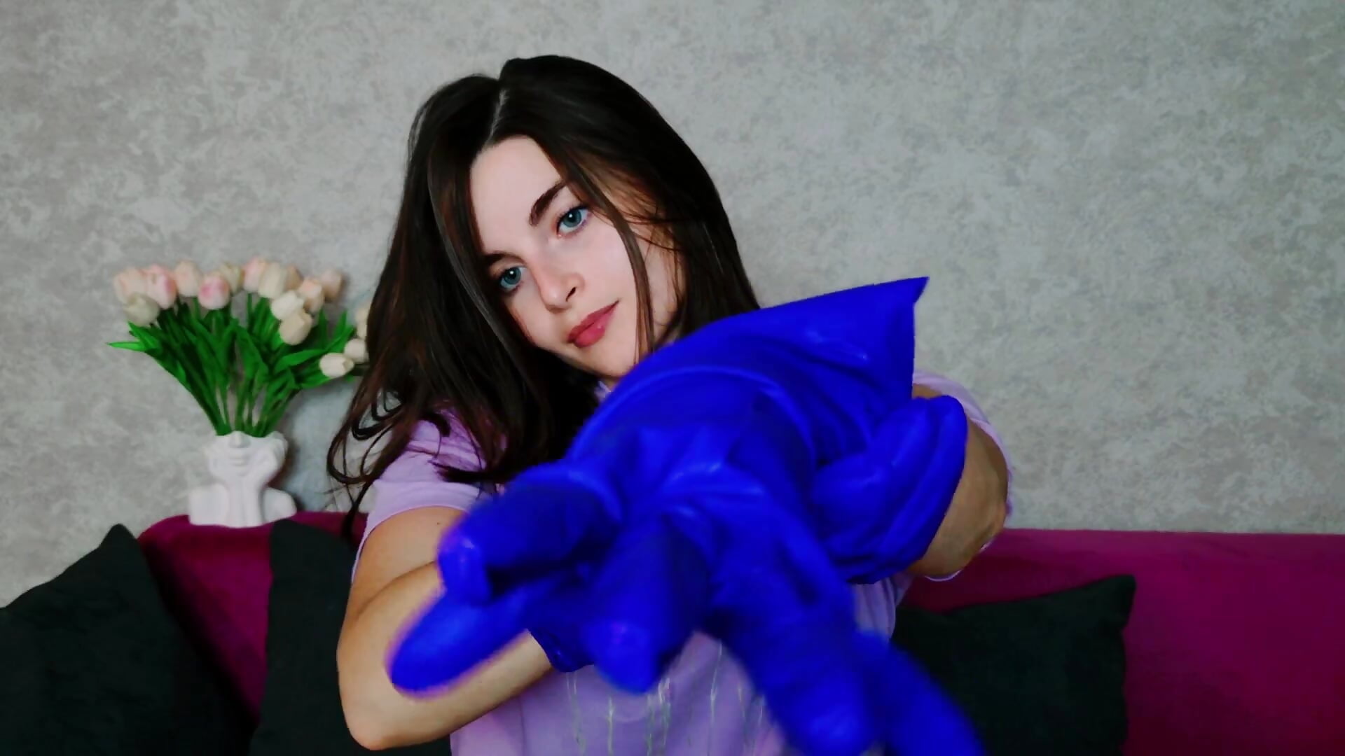 Latex gloves, 2 – видео вебкам-модели LanaGI