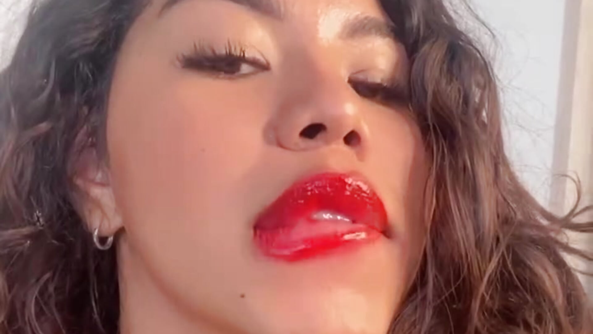 ff22ba54c9fb426c98a4e17efb872b34 - video by Melina_Ferrer1 cam model