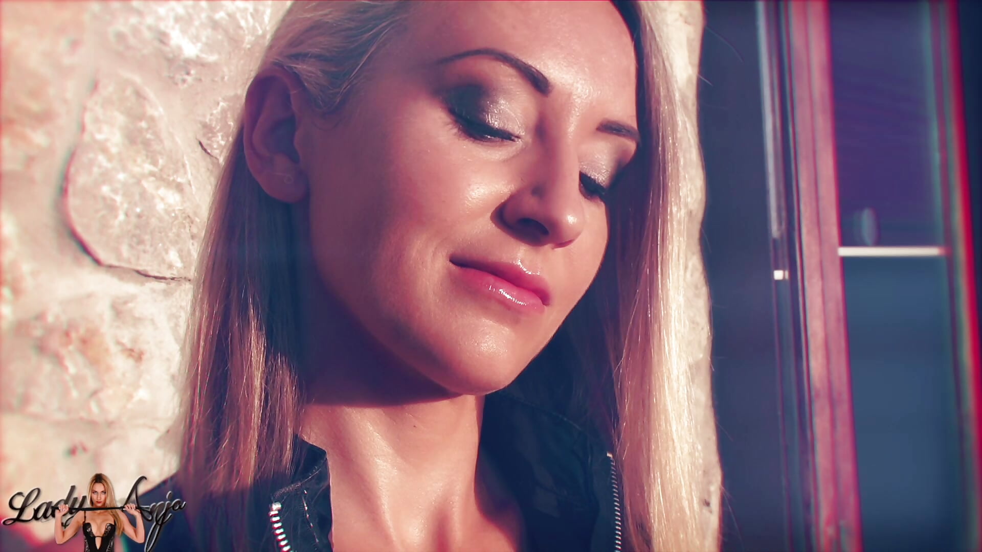 Shiny Leggings Teaser! Be my fucking puppet! - vídeo de HerrinAnja