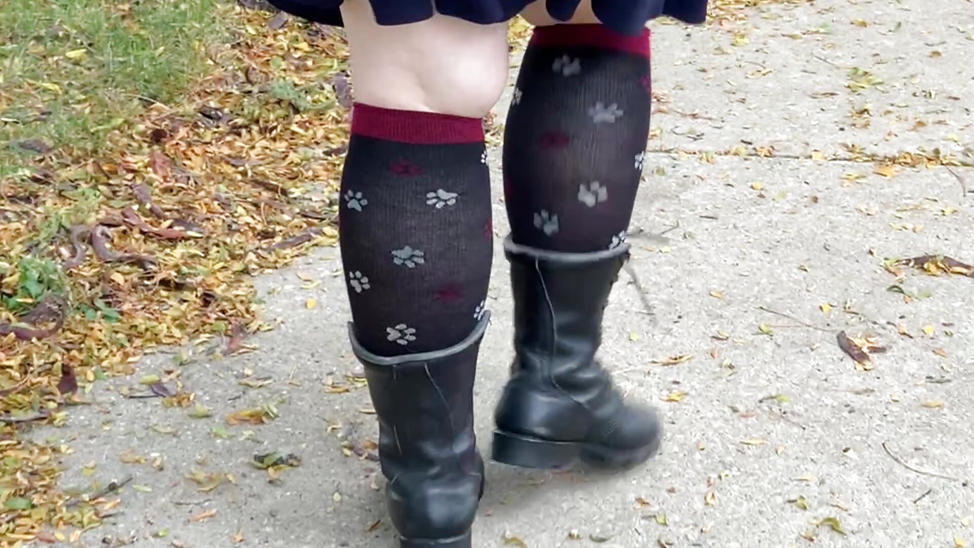 Suzy Outside the Wisconsin Center - video by Suzys_Secrets cam model