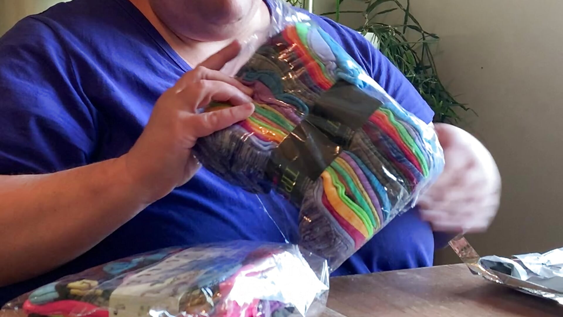 Suzys opens up  socks - video by Suzys_Secrets cam model