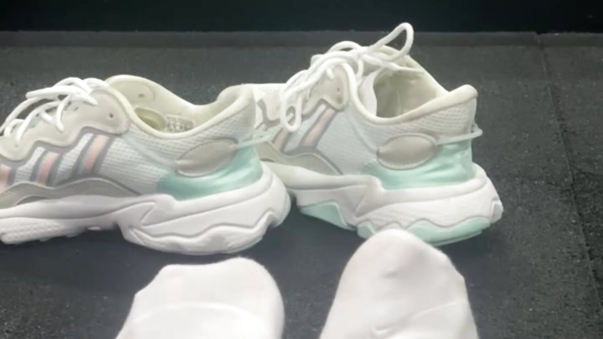 Legs after training - vídeo de la modelo de cam Vikki_toriya