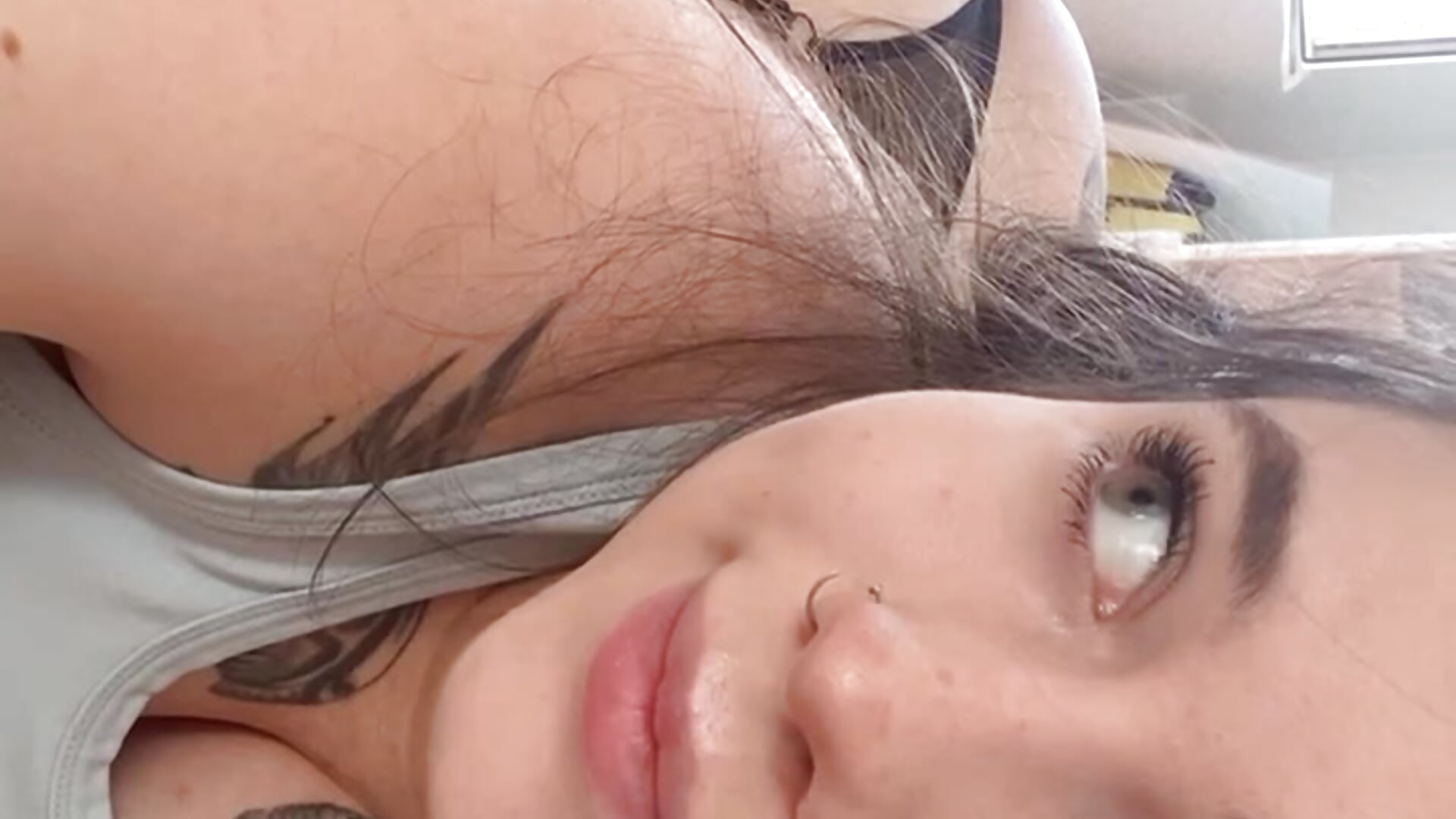 👀 - vídeo de la modelo de cam Vikki_toriya