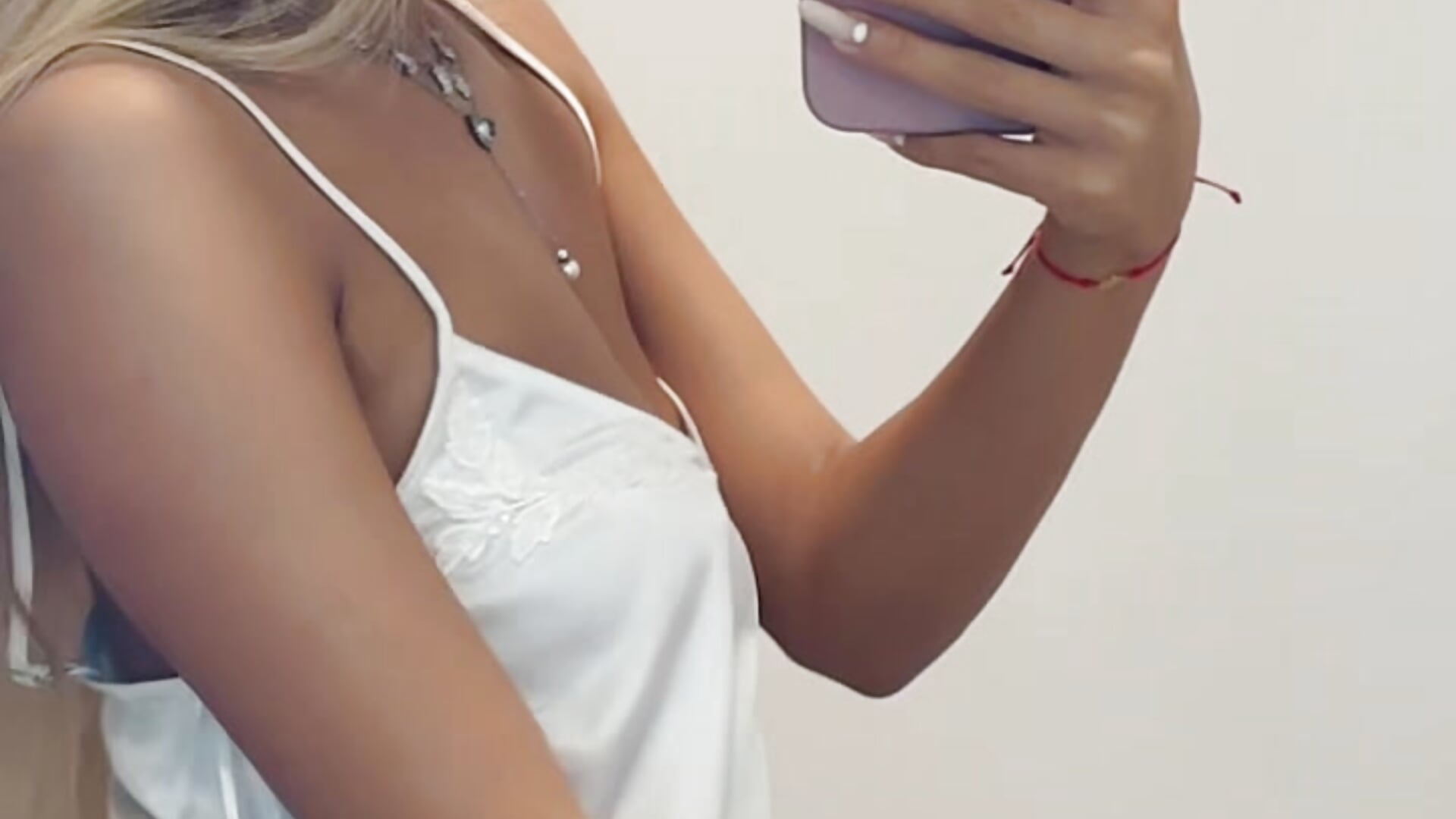 Kiss me 👅 — filmik LovelyBianca, modela(-lki) na kamerkach