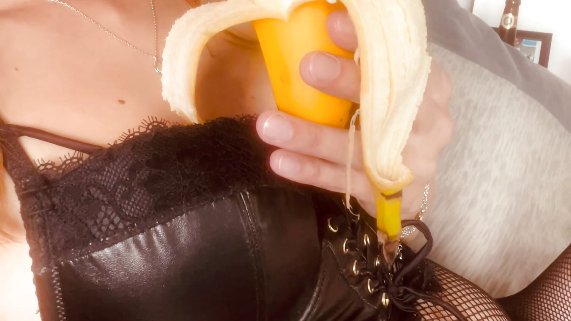 Blowjob mit einer Banane