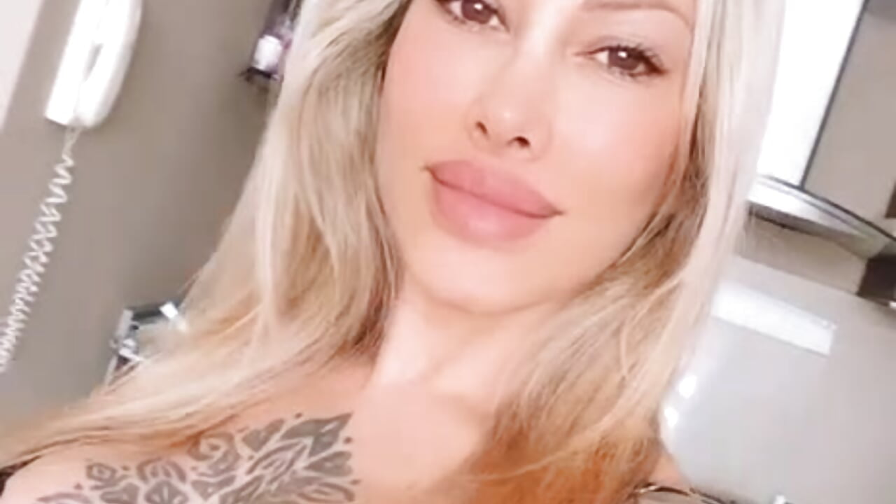 Hello Dear - video by SolangeLevy cam model