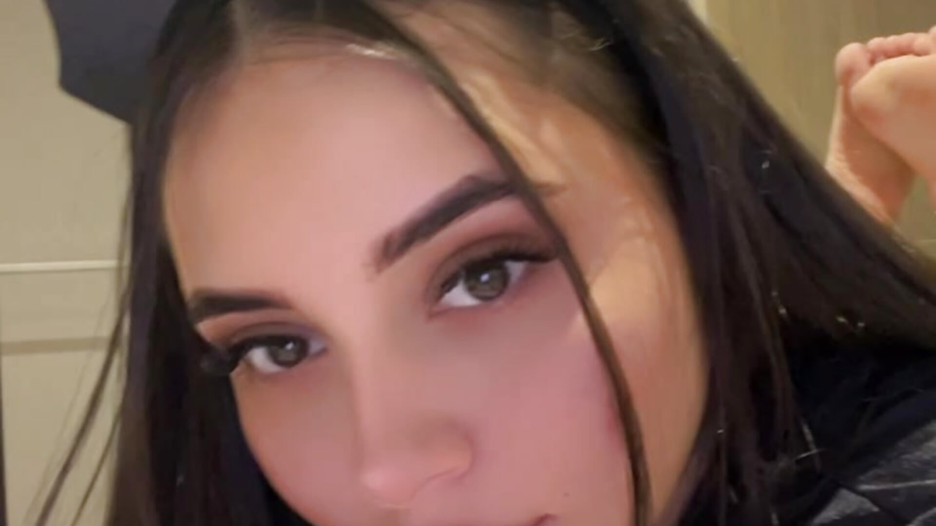 Hello 👋🏽❤️ - video by VeroniicaLodge cam model