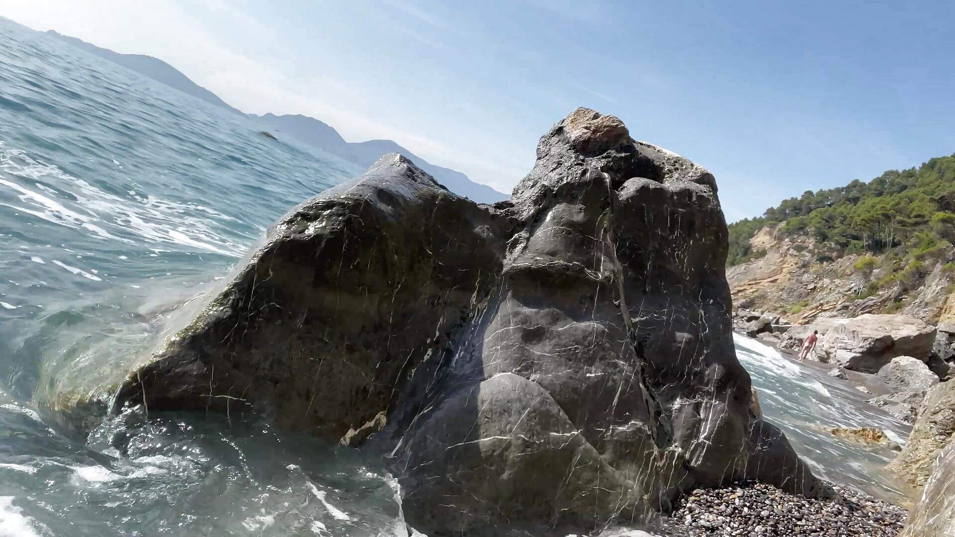 On the beach! - video oleh model kamera elvalle20