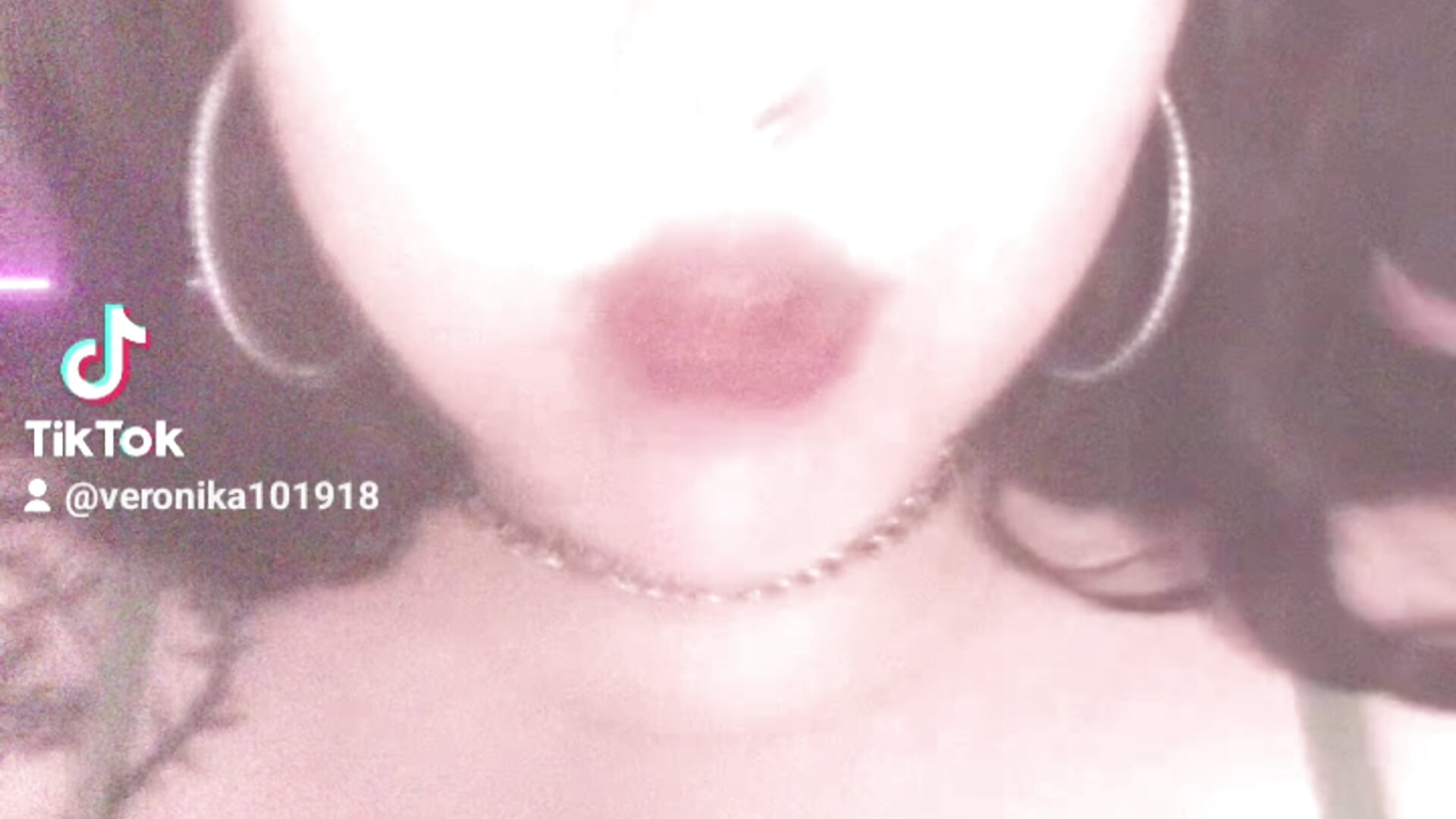 video_2025-04-27_11-51-30 - วิดีโอโดย PoppyEvans1 โมเดลแคม