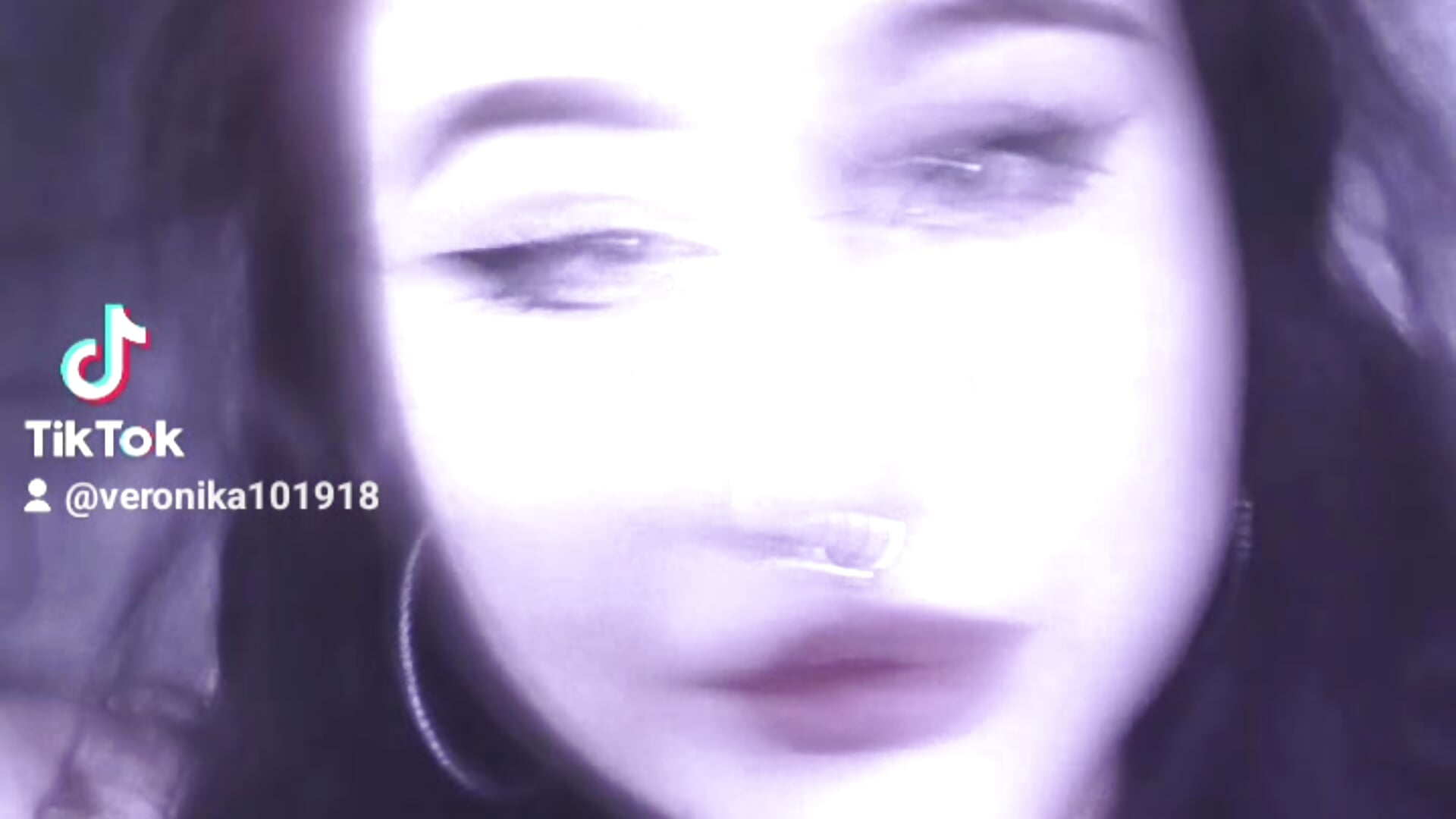 video_2025-04-27_11-51-43 - วิดีโอโดย PoppyEvans1 โมเดลแคม