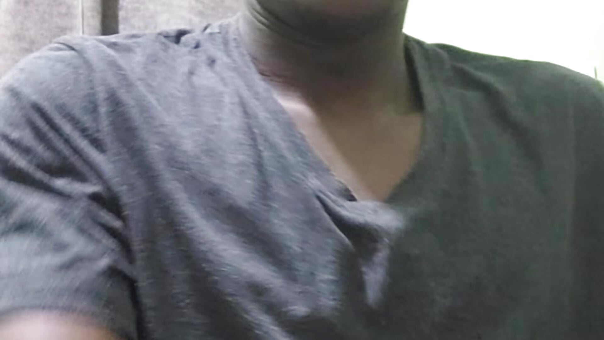 Trying to flex – video af Bruze-Jade cam-model