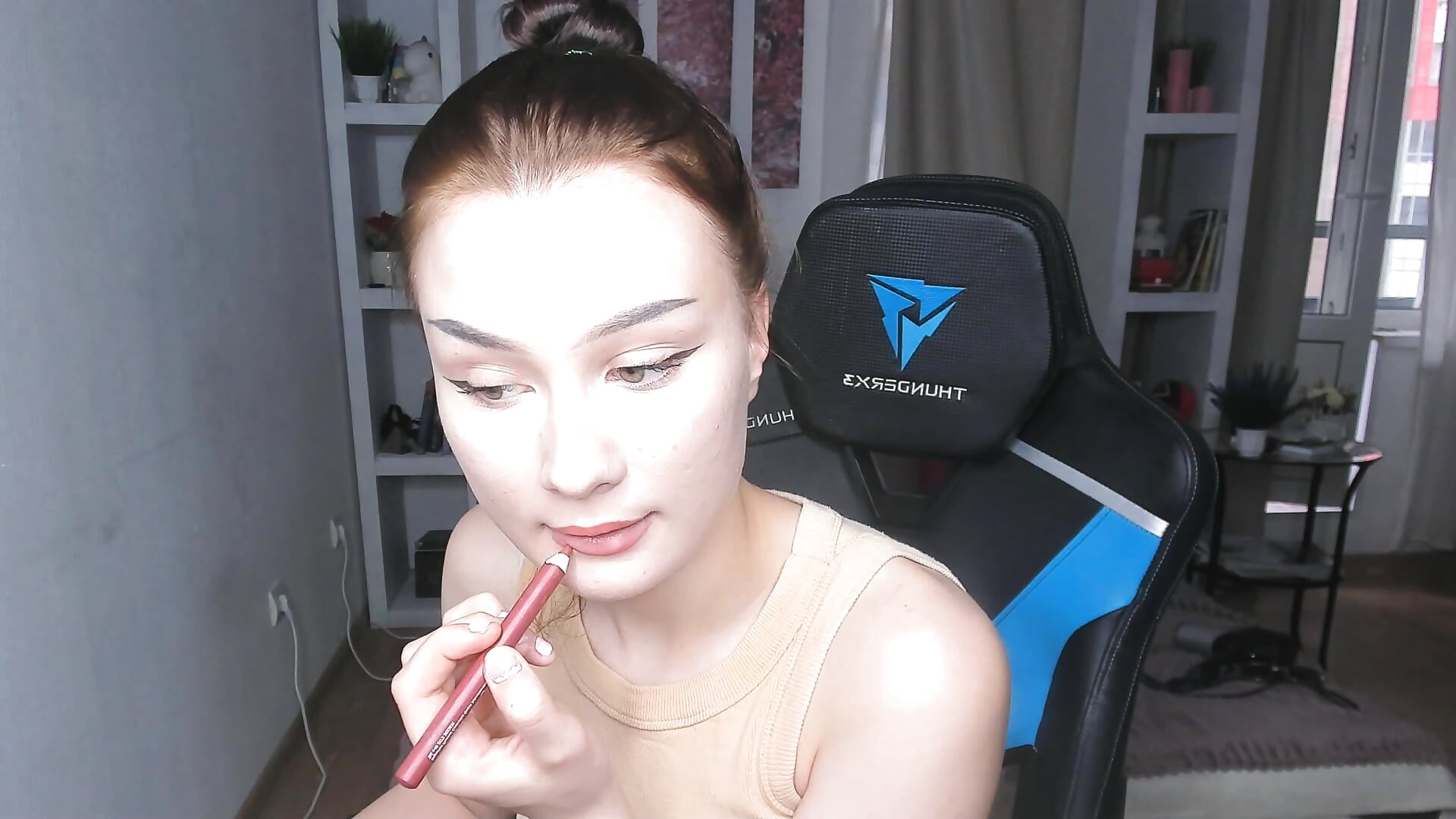 getting my lips done tutorial - video by Jenn_Edwards cam model