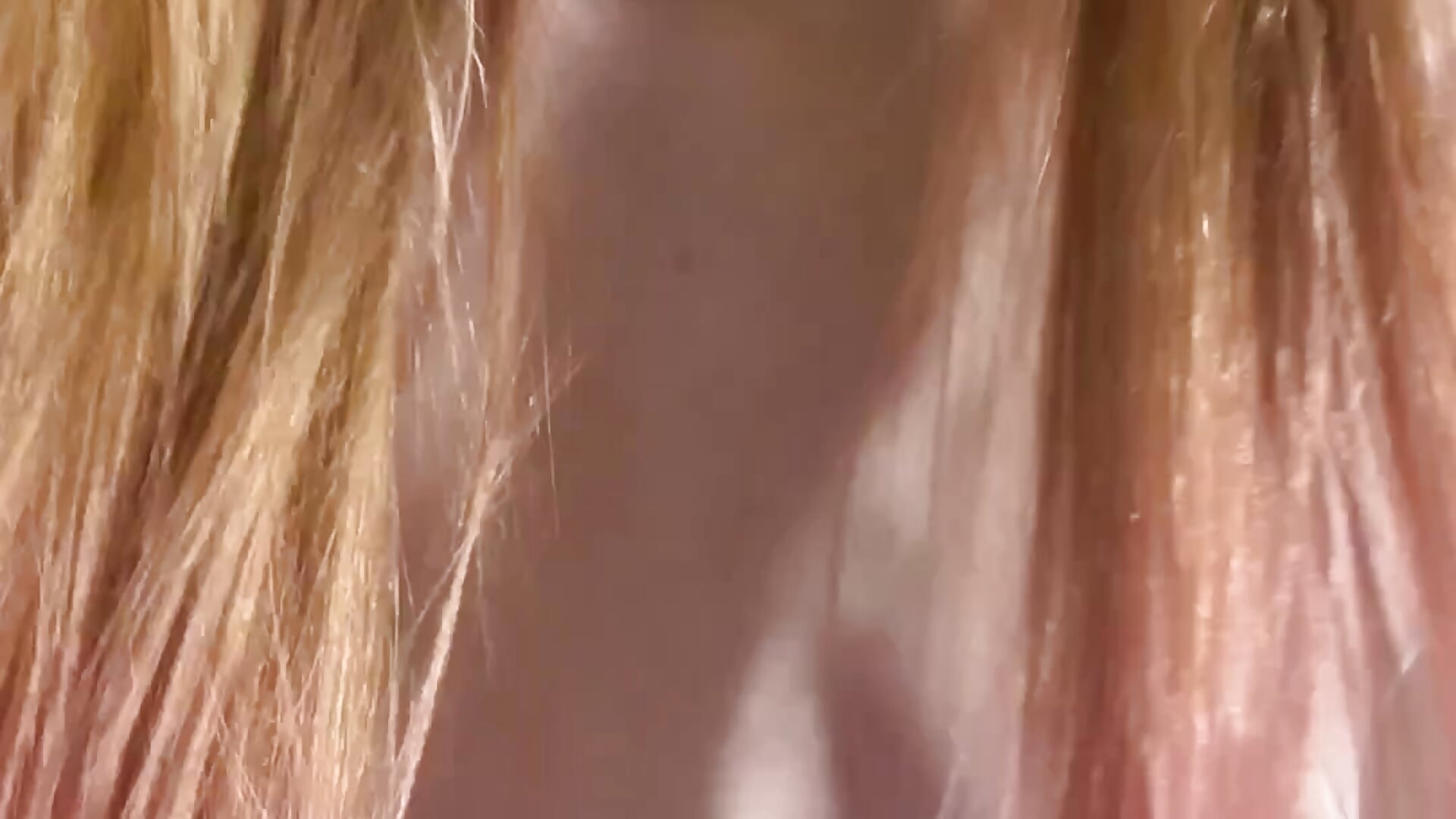 Full Striptease andplay with pussy－カメラキャストのLliananasの動画