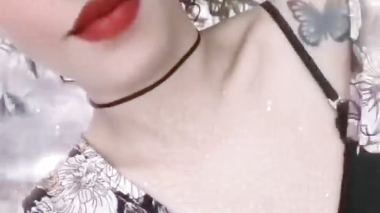 Kiss - vídeo de Zoe_Gruber modelo de câmara