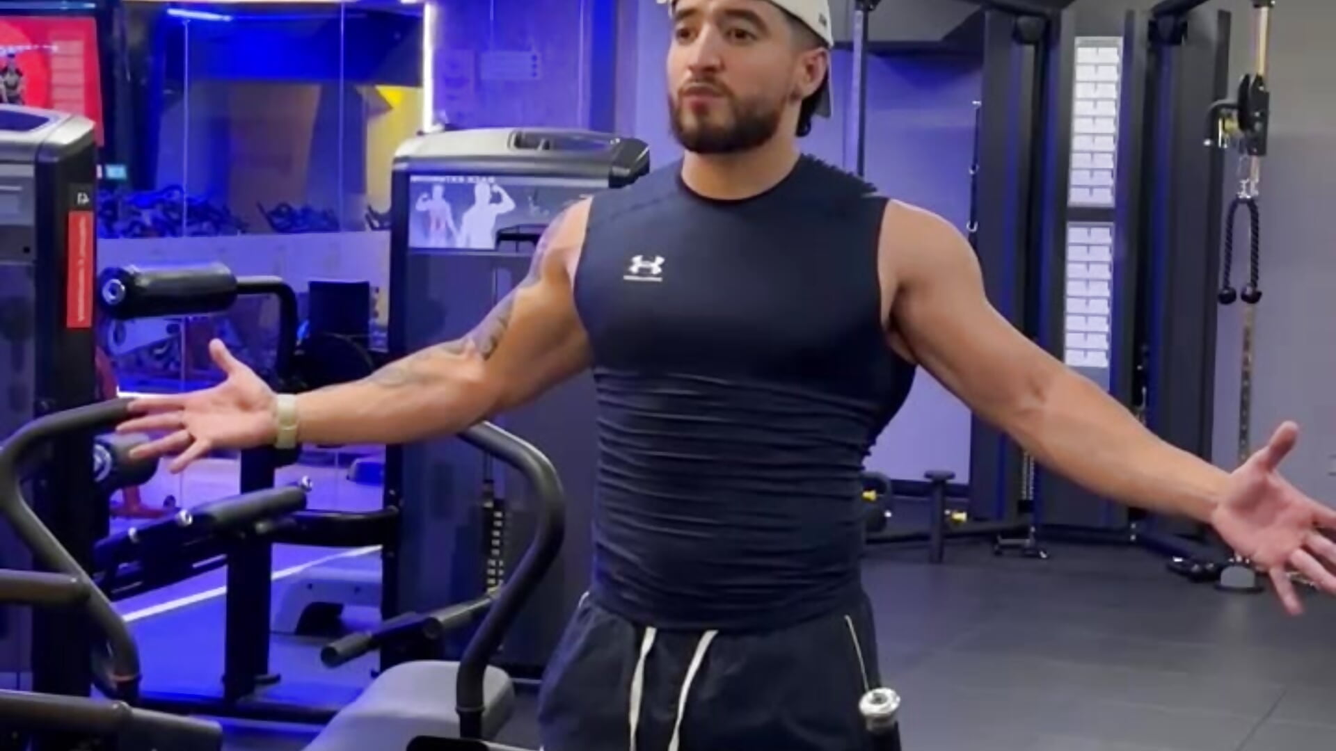 🙂‍↔️ - відео від вебкаммоделі bradley_martinez