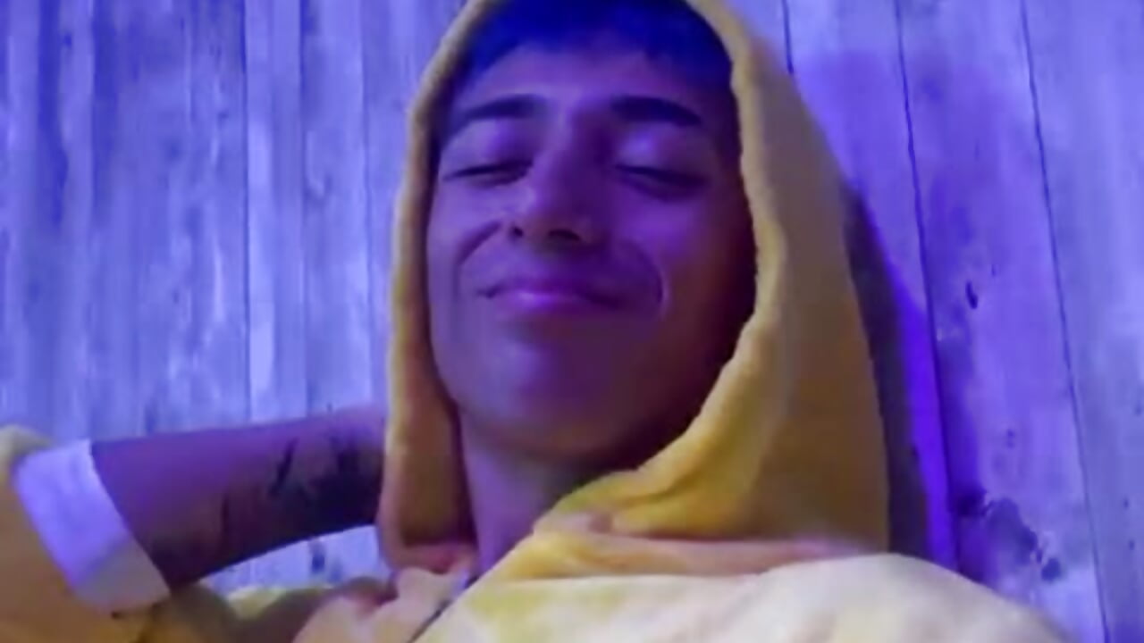 Hi Guys. I'm Aaron - clip cu XxAaron_EvilxX model videochat
