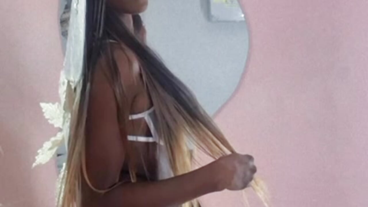 If this is a temptation... I will not resist😋🔥 - video by bonieklent cam model