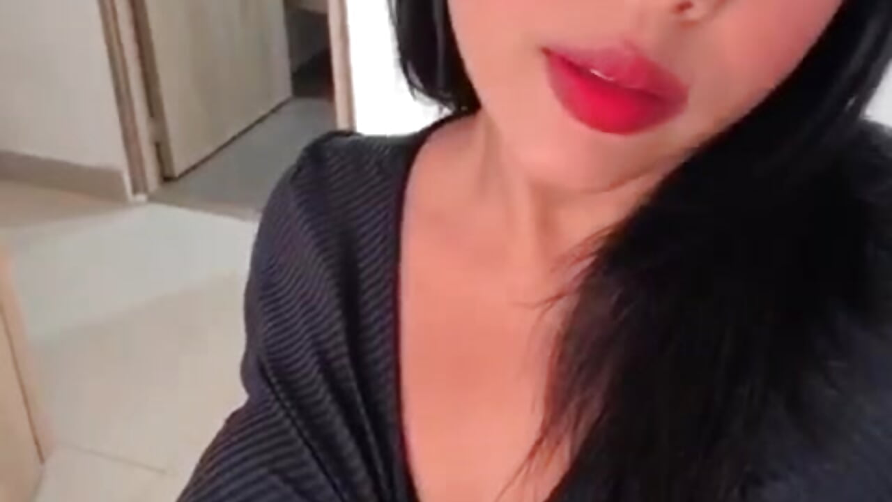Hello - video by caroline02grace cam model