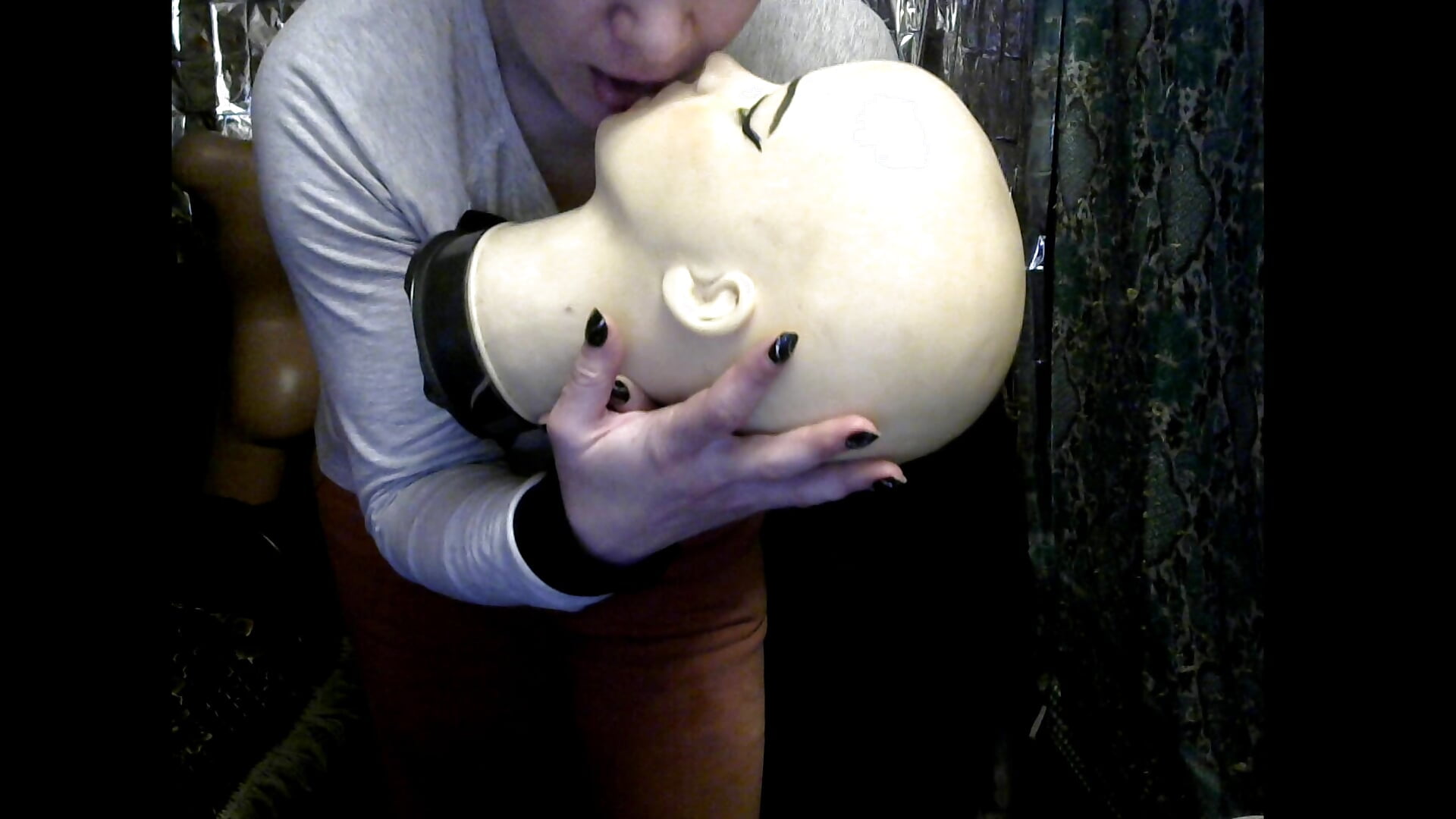 passionate kiss - clip cu wLESLYMOSw model videochat