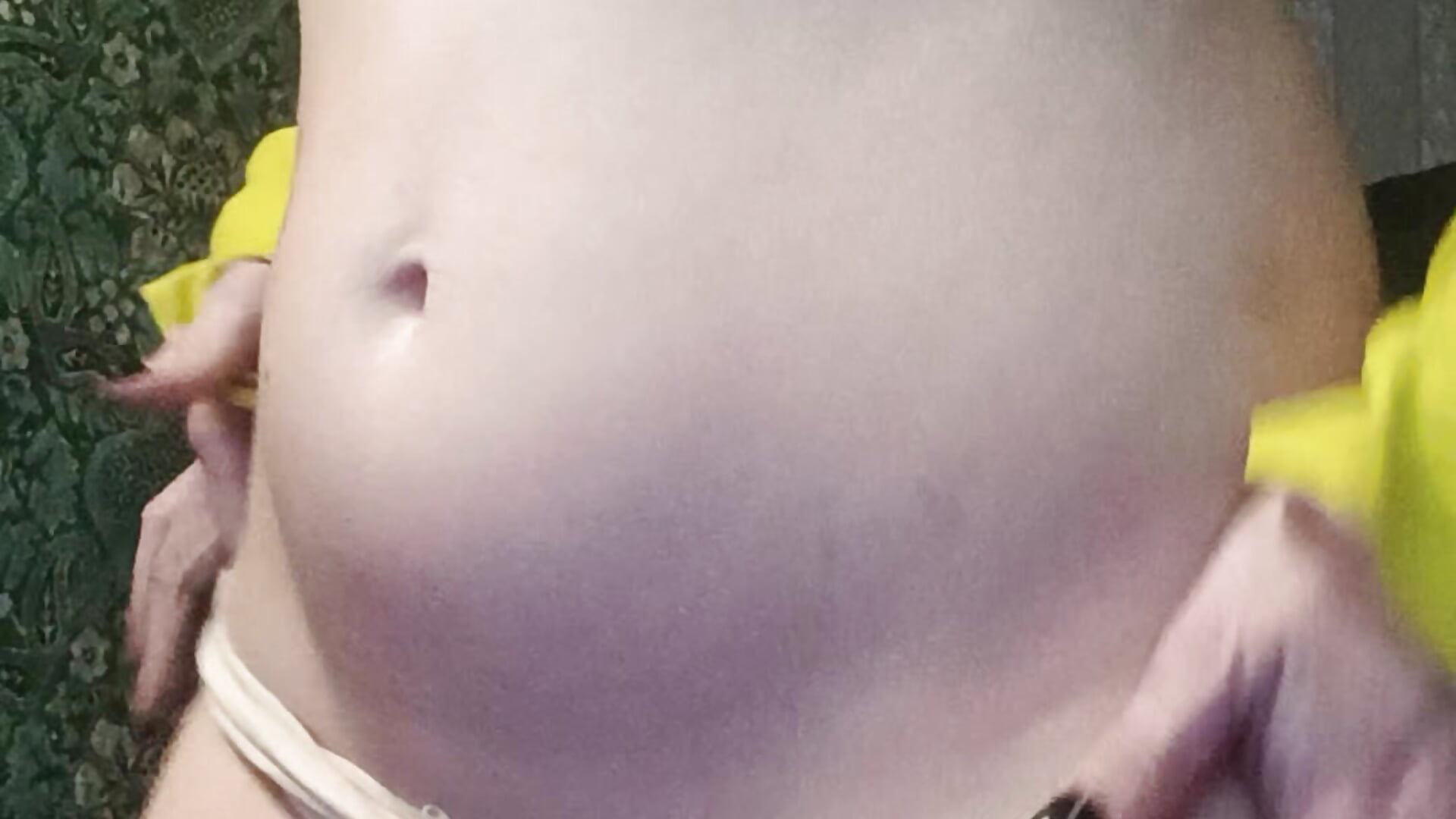 Striptease – video modela na kameri wLESLYMOSw