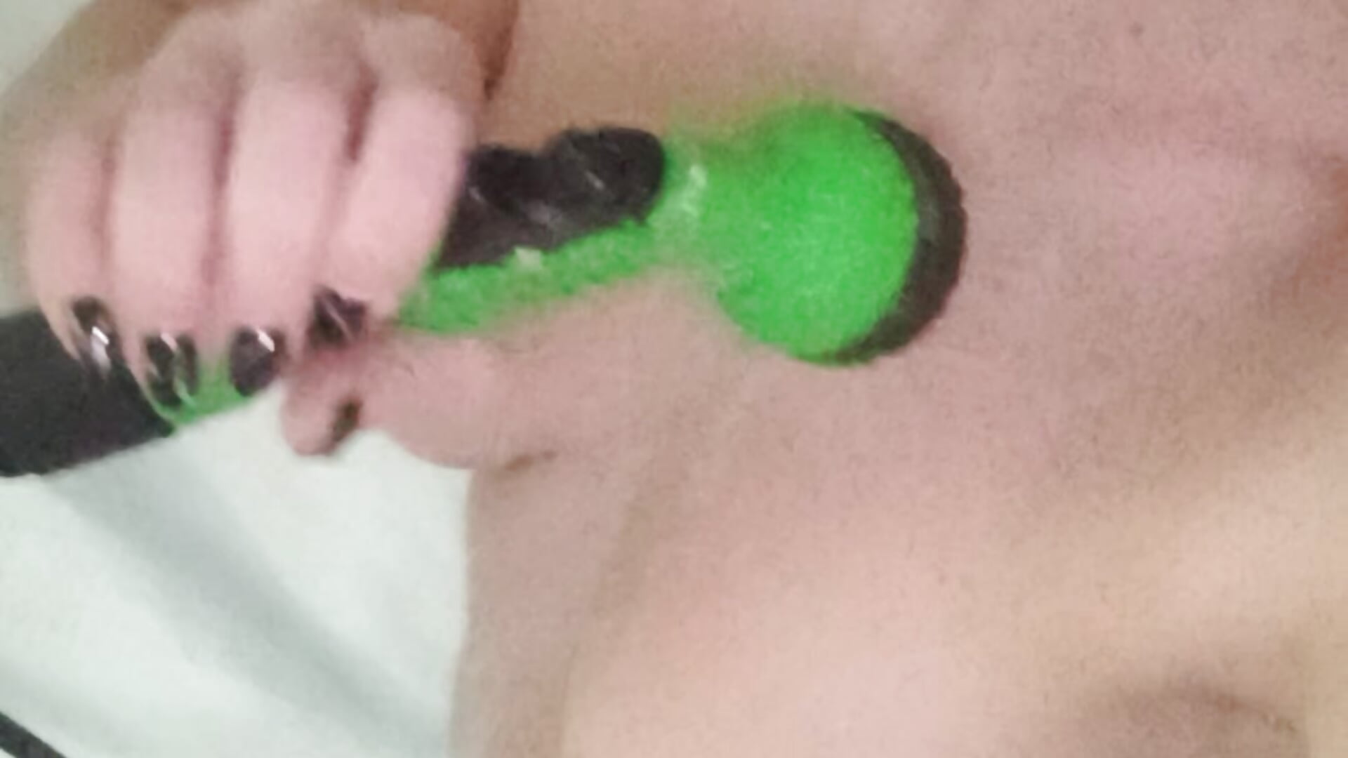 Душ 2 - video oleh model kamera wLESLYMOSw