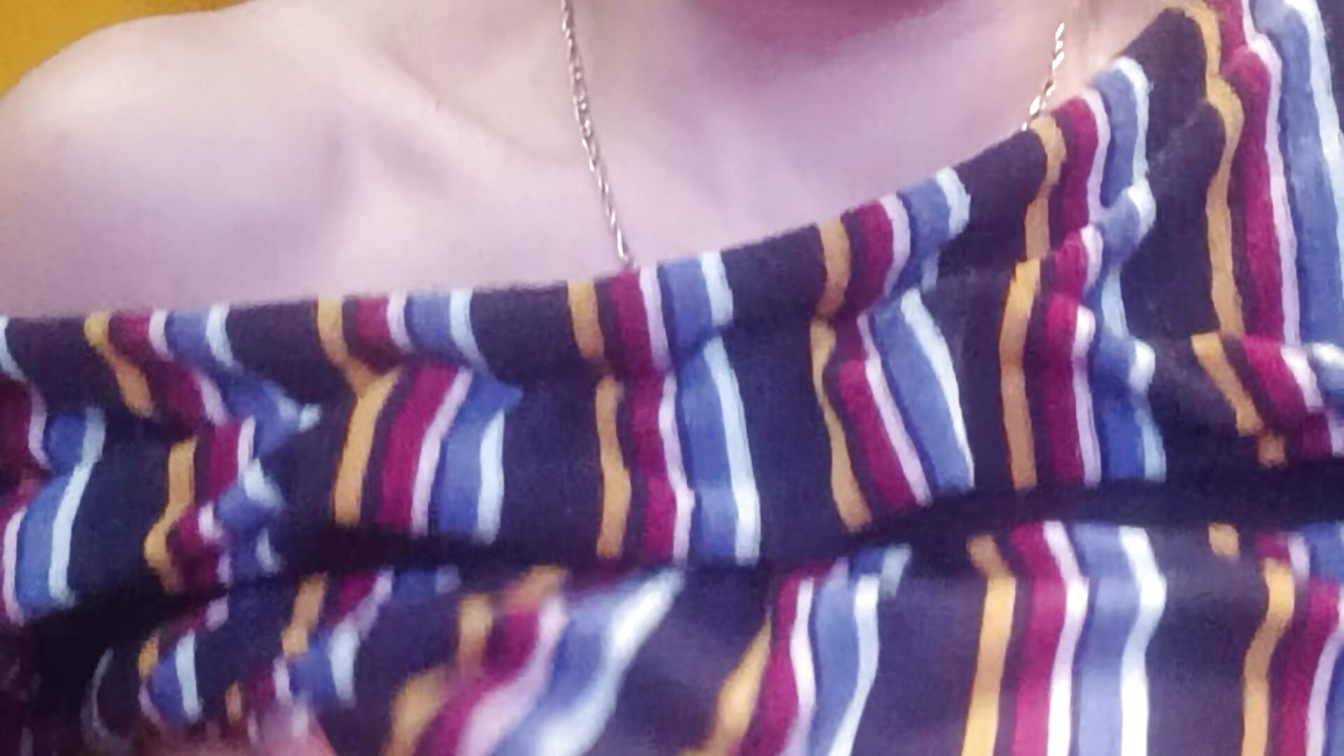 Royal blowjob - video by wLESLYMOSw cam model