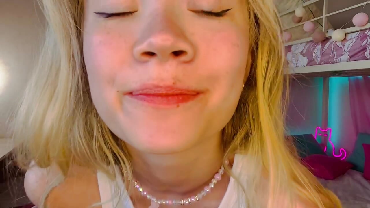 Dance with me - video by Lily_Young cam model