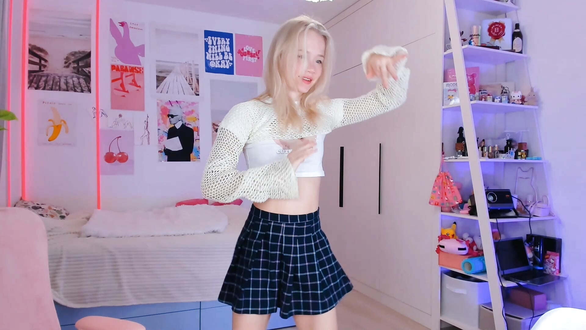 Flirty cute attack! - video oleh Lily_Young kamera model