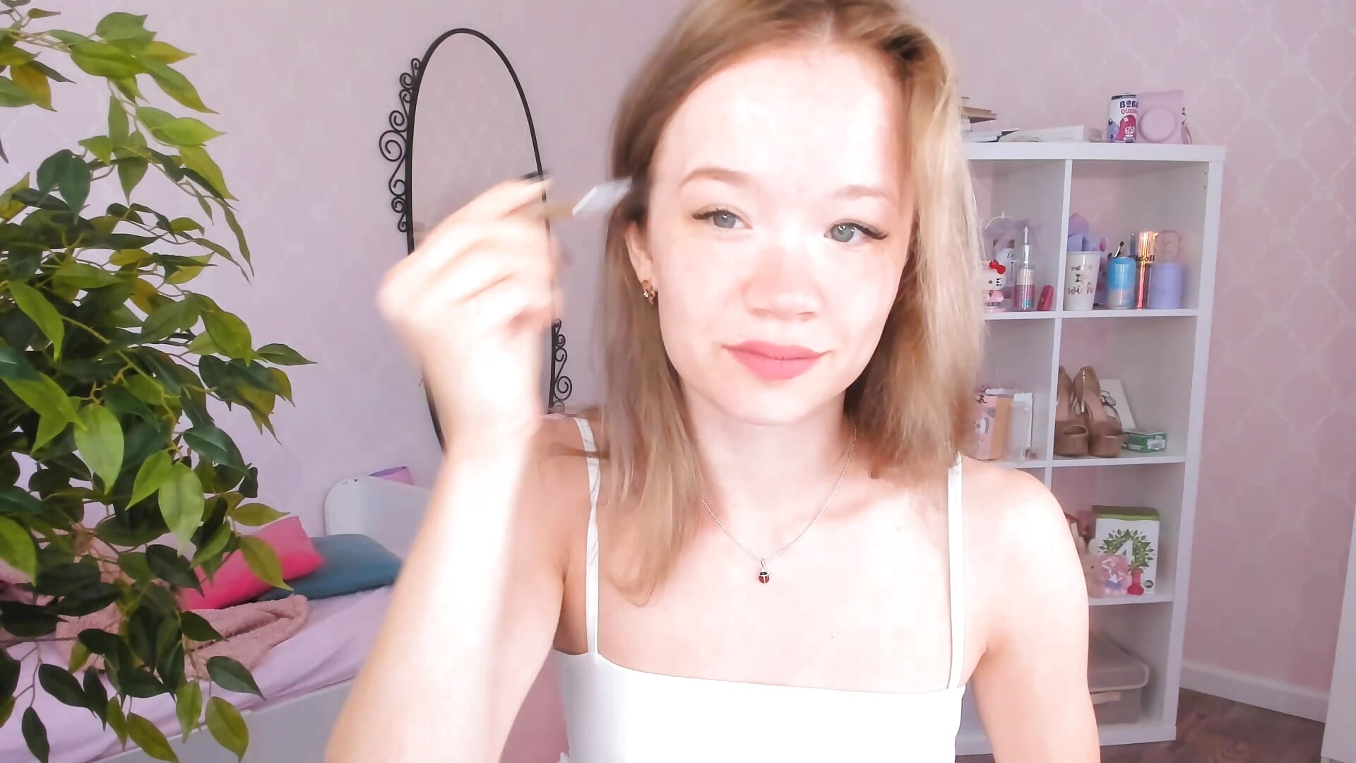 Make Up Video – видео вебкам-модели Lily_Young