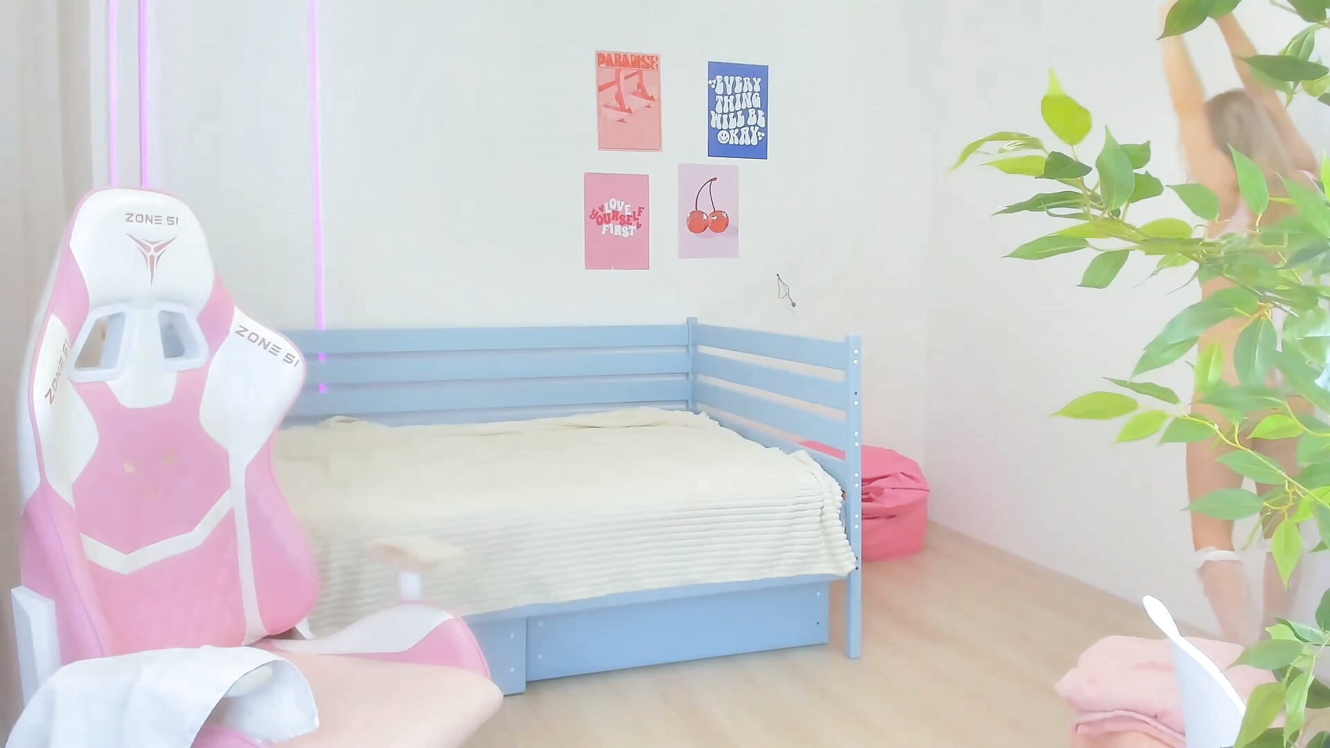 shaking my butt hard for you^^ - video by Lily_Young cam model