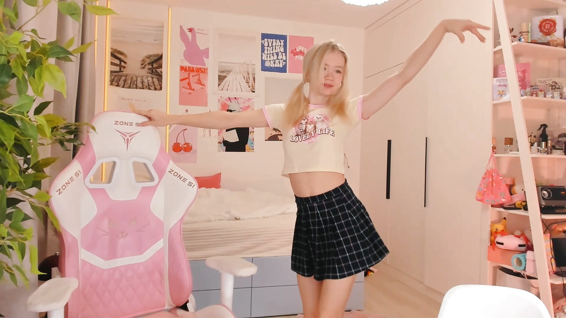 Move ur body with me! - video van Lily_Young cam-model