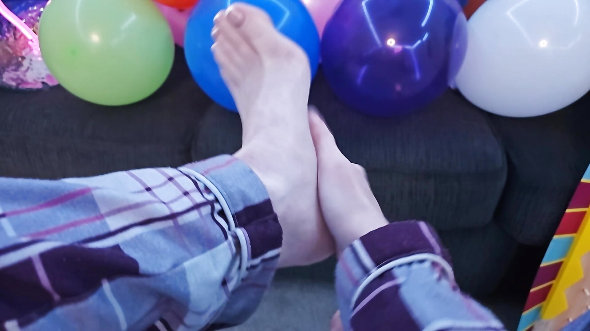 Foot Fetish Sample — filmik ValerieLotus, modela(-lki) na kamerkach