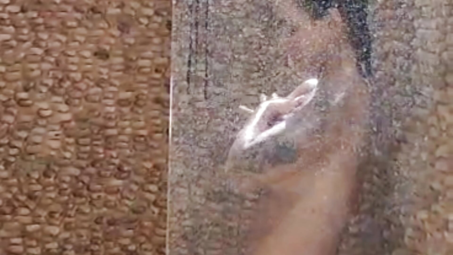 a stranger spies on me on vacation while im taking a shower