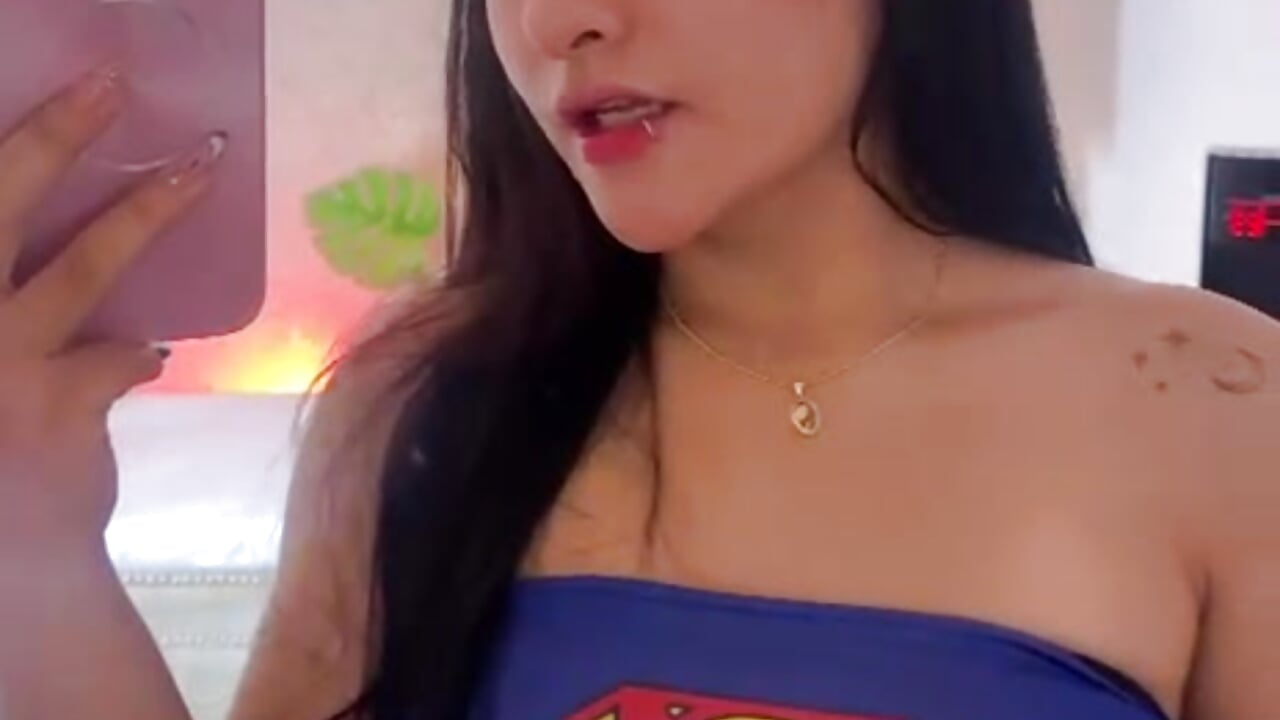 Supergirl ready to play hehe🥵 - vídeo de la modelo de cam hanna_lee02