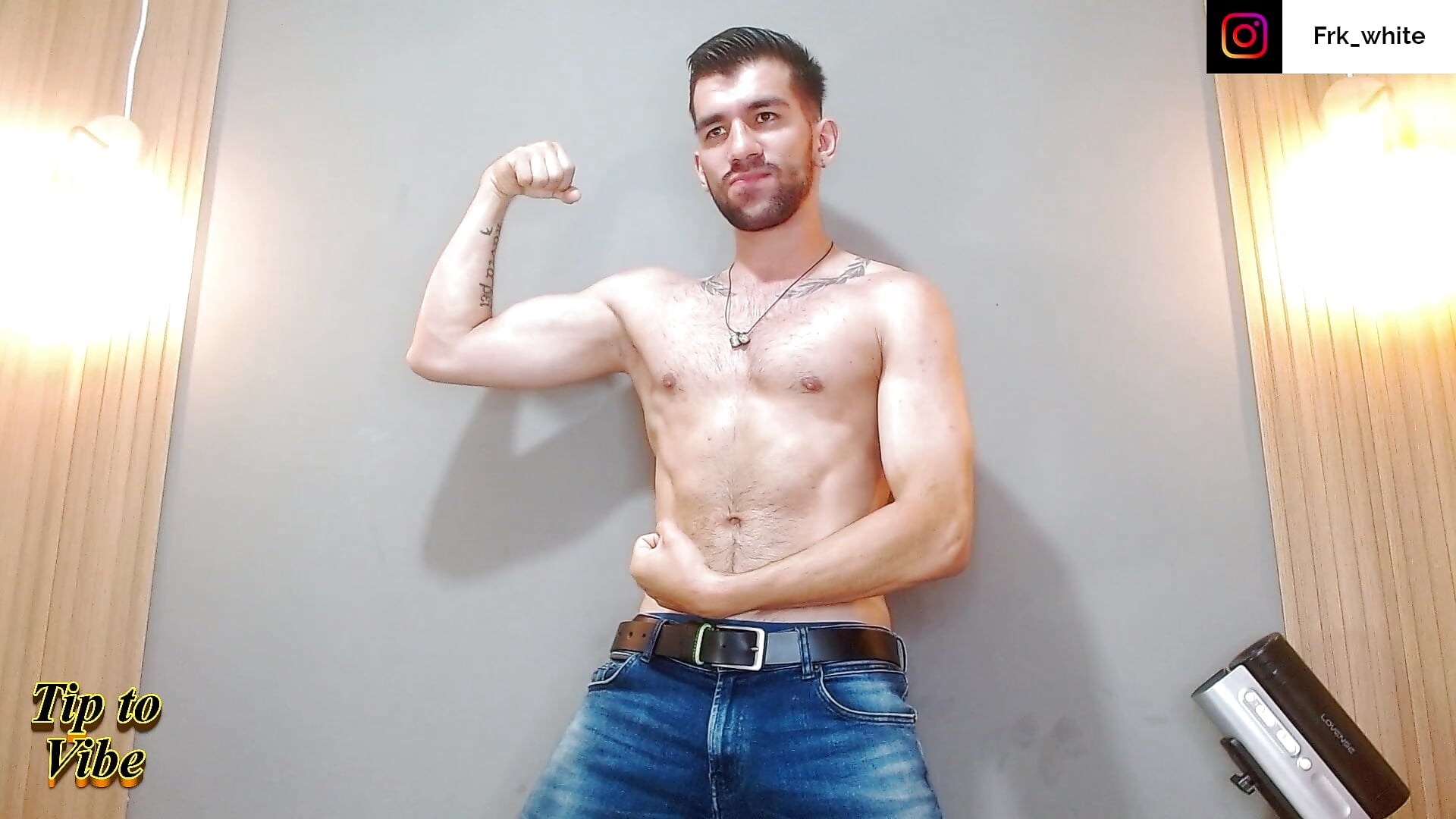 Shredded and Tattoos Body – видео вебкам-модели Franck_White