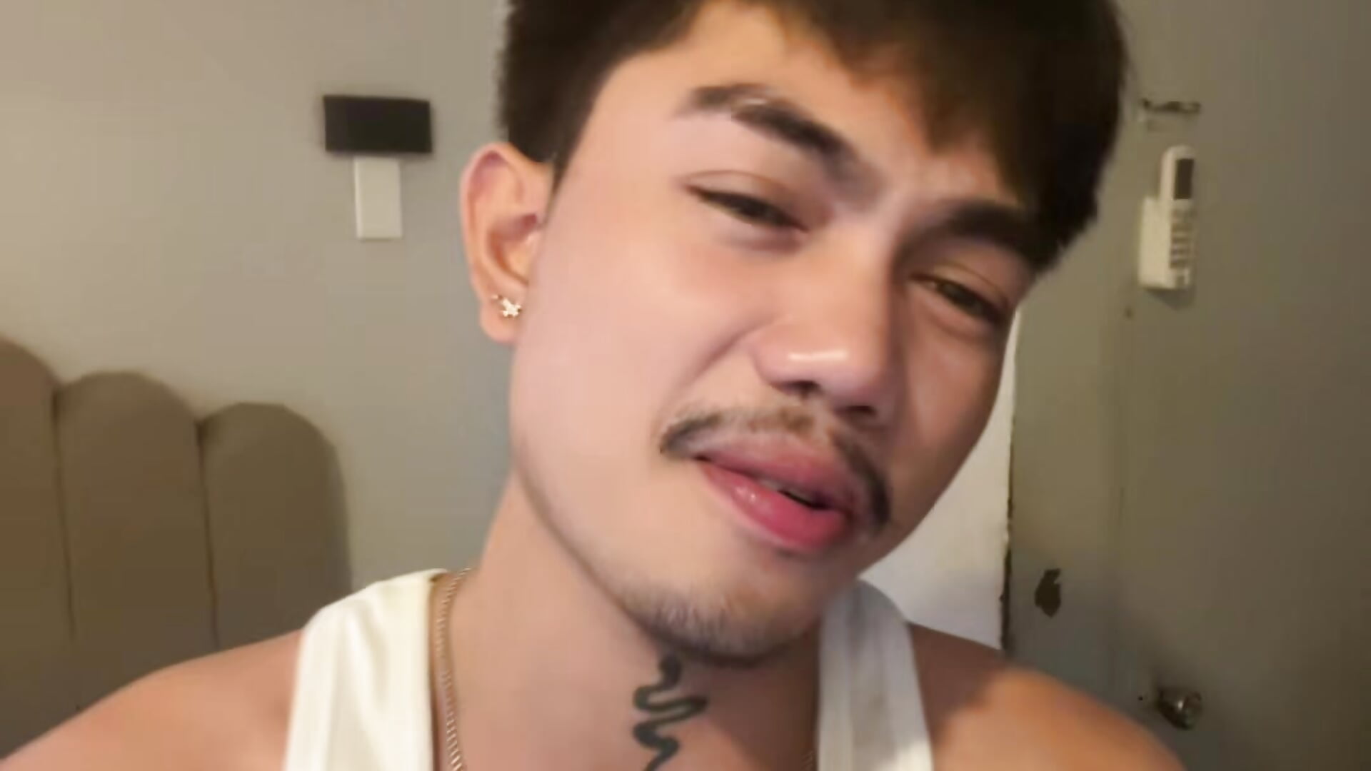 Tattoos - video oleh cutievrinx kamera model