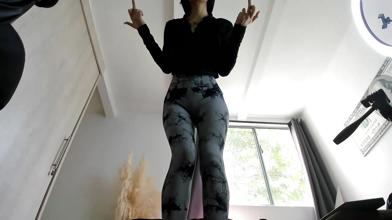 Spit on slaves - GoddessAstra adlı kamera modelinin videosu