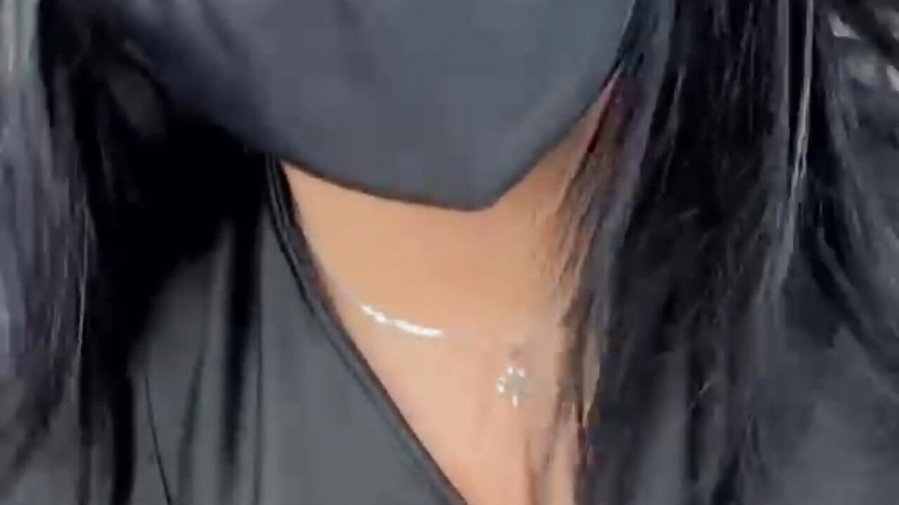 profile-intro-video-1784395040 - Vídeo de dayadubey_, modelo de vídeos