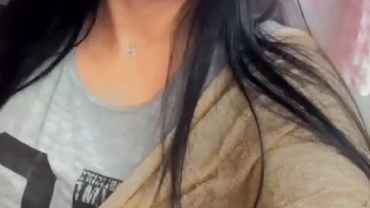 profile-intro-video-1777378725 – video od webkamerové modelky dayadubey_