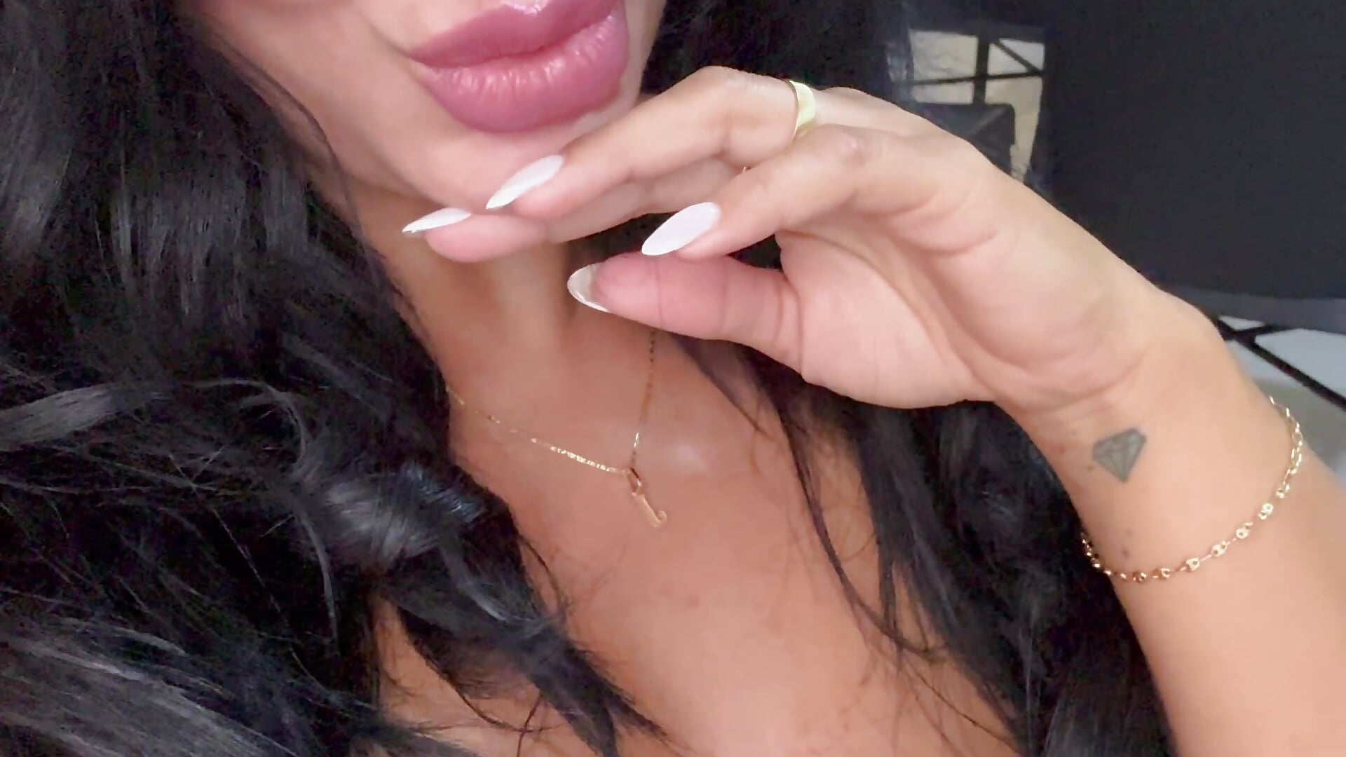 My face holds secrets for you 🤫 - Video von Dakota_diaz_ Cam-Model