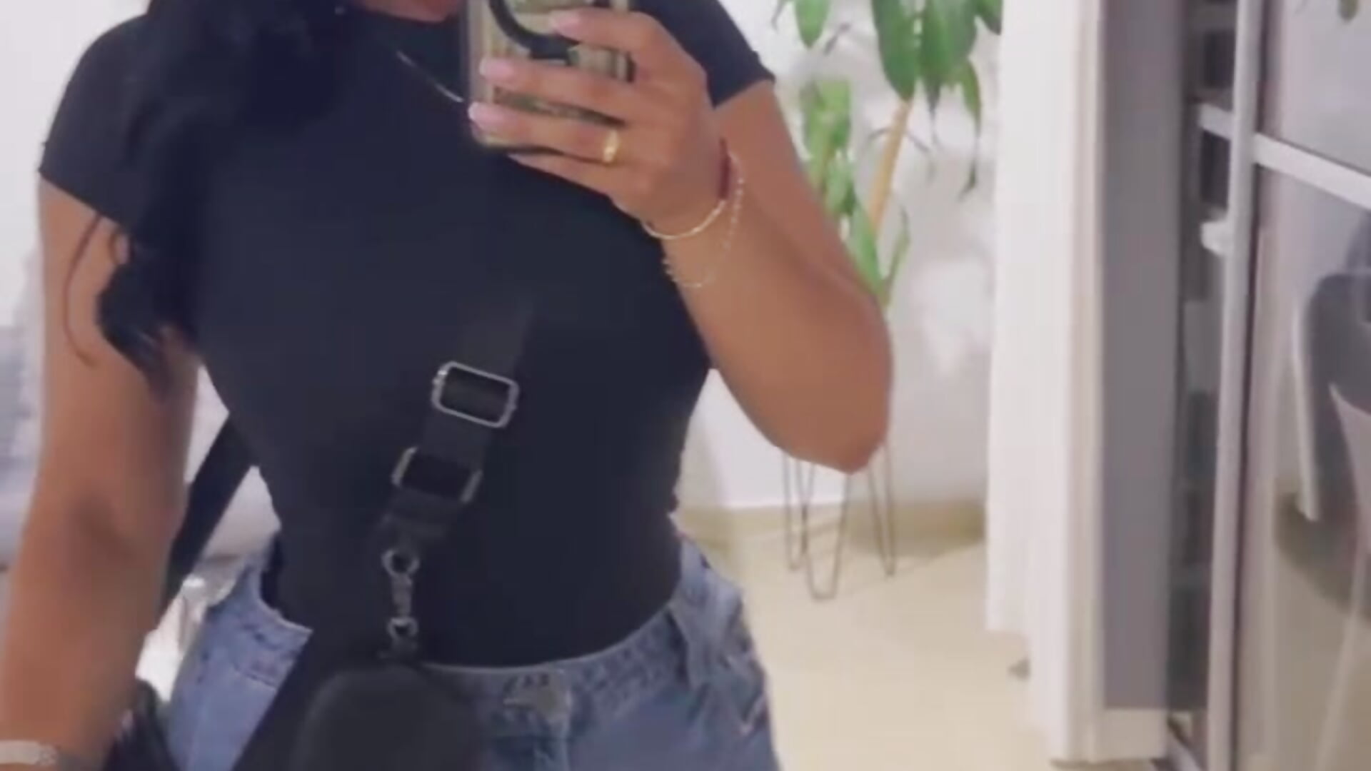 💋 Look at me closely… it’ll be hard to leave later. - video by Dakota_diaz_ cam model