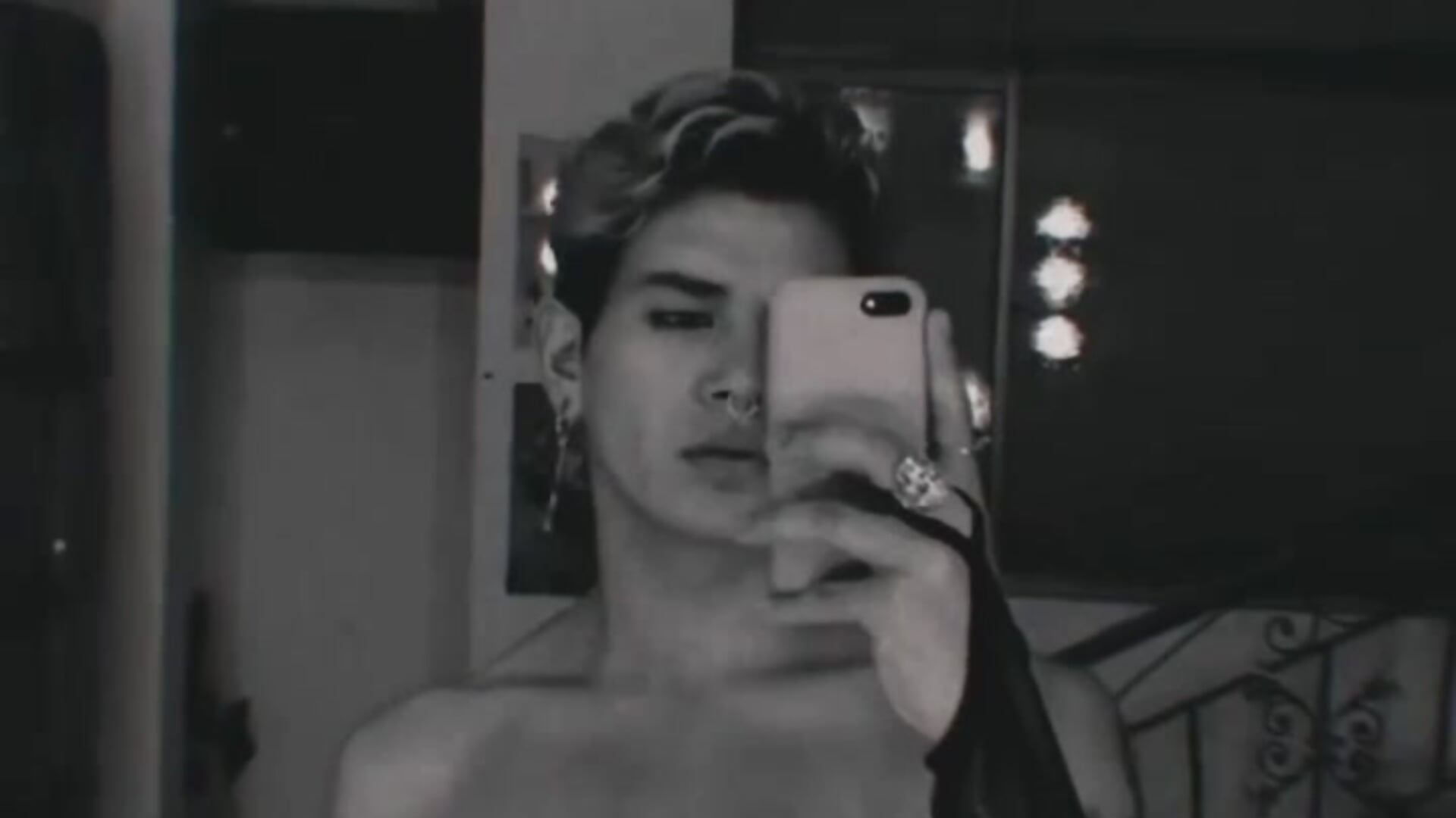 Are you willing, can you play? - video by GianniStreet cam model