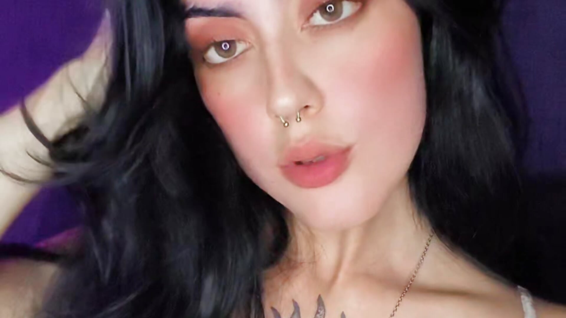 Cute girl 🩷 - video by Mazikeen-- cam model