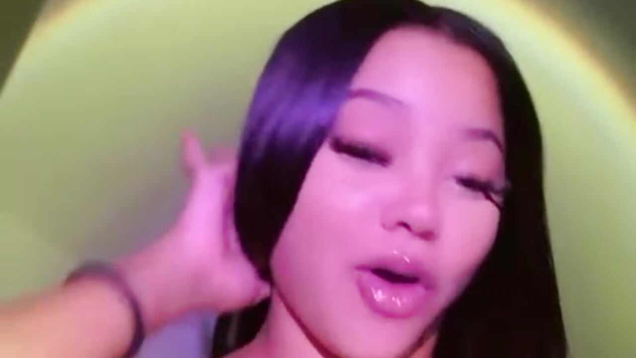 Do you like me more with short or long hair? - Vídeo de Madiee_Rhea, modelo de vídeos