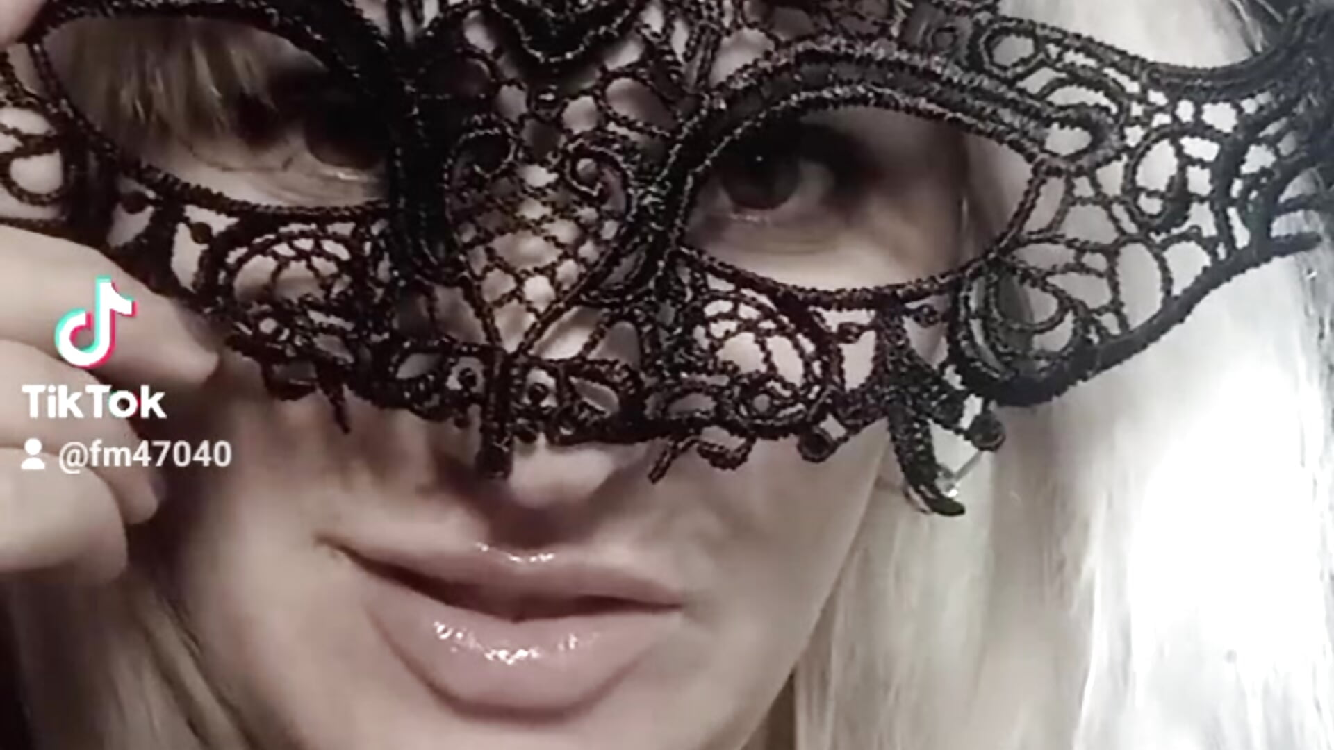 Mask - video by Freya_Milf cam model
