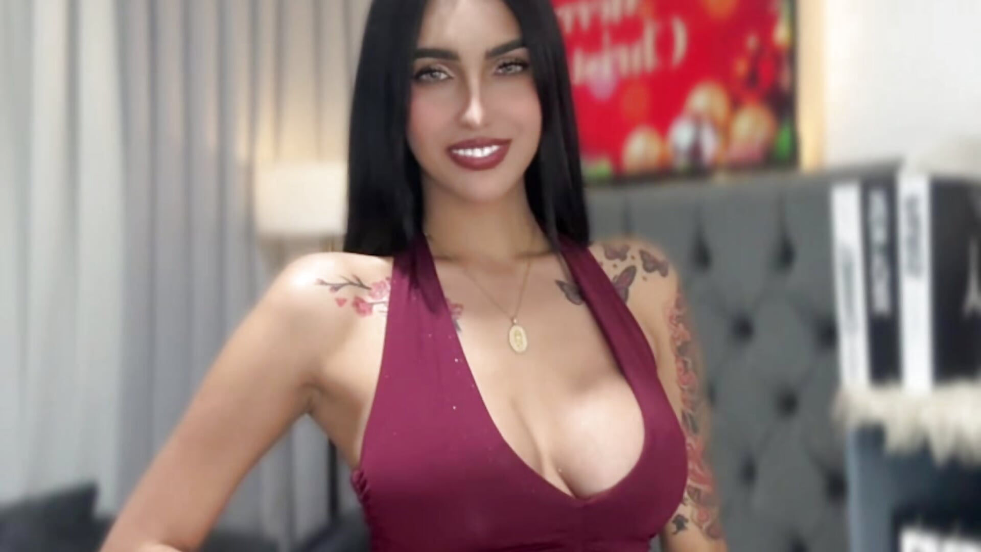 Merry Christmas 🎁🎄 - video by Angela_foxx cam model