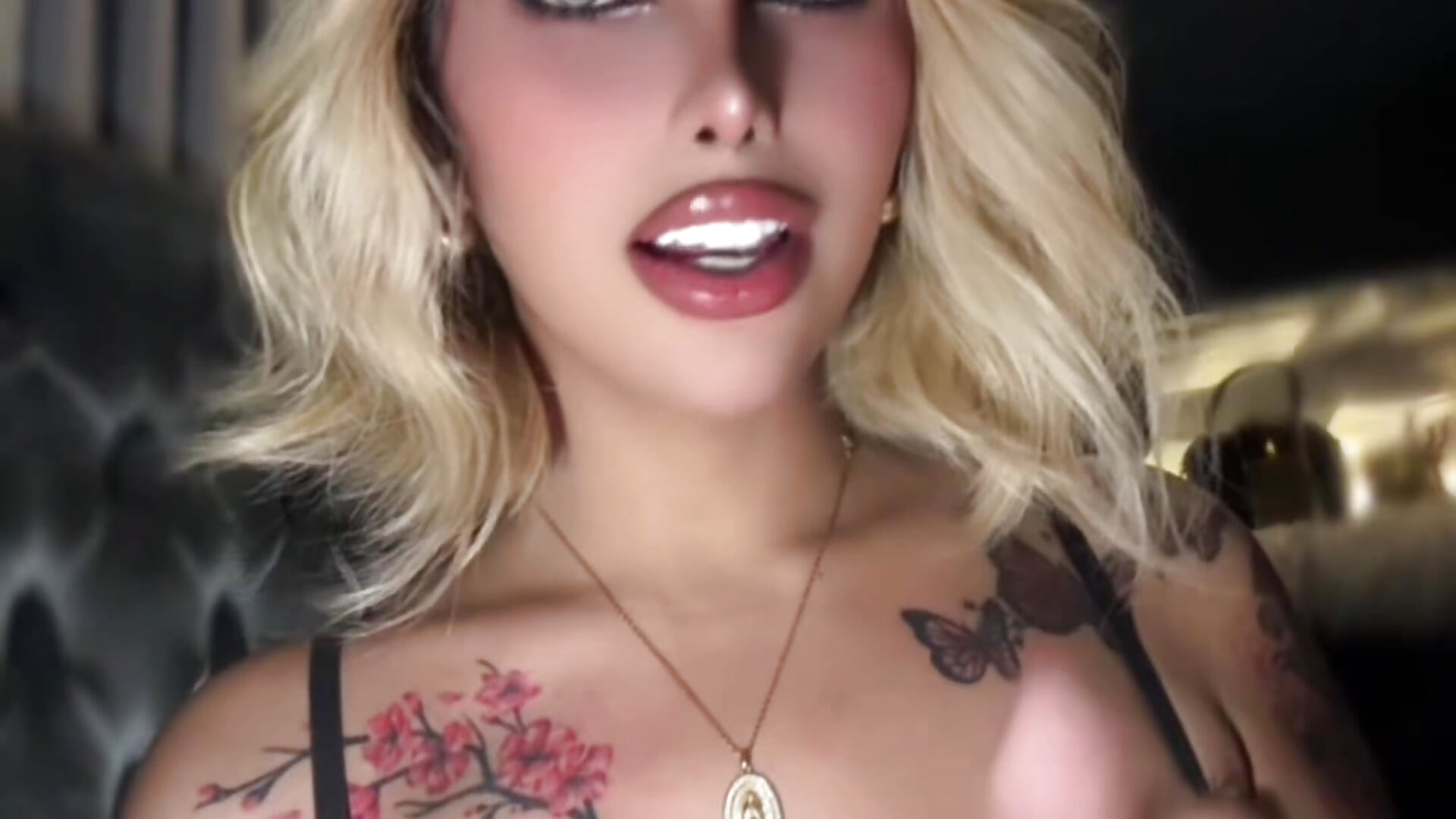 Sugar on my tongue 👅 - video by Angela_foxx cam model