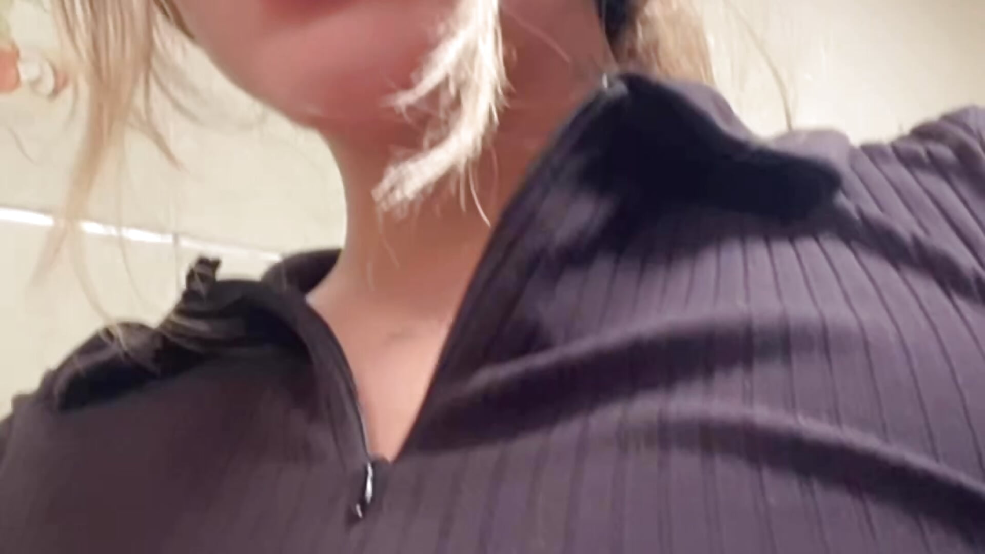 I take out my tits in a public place! 🤫