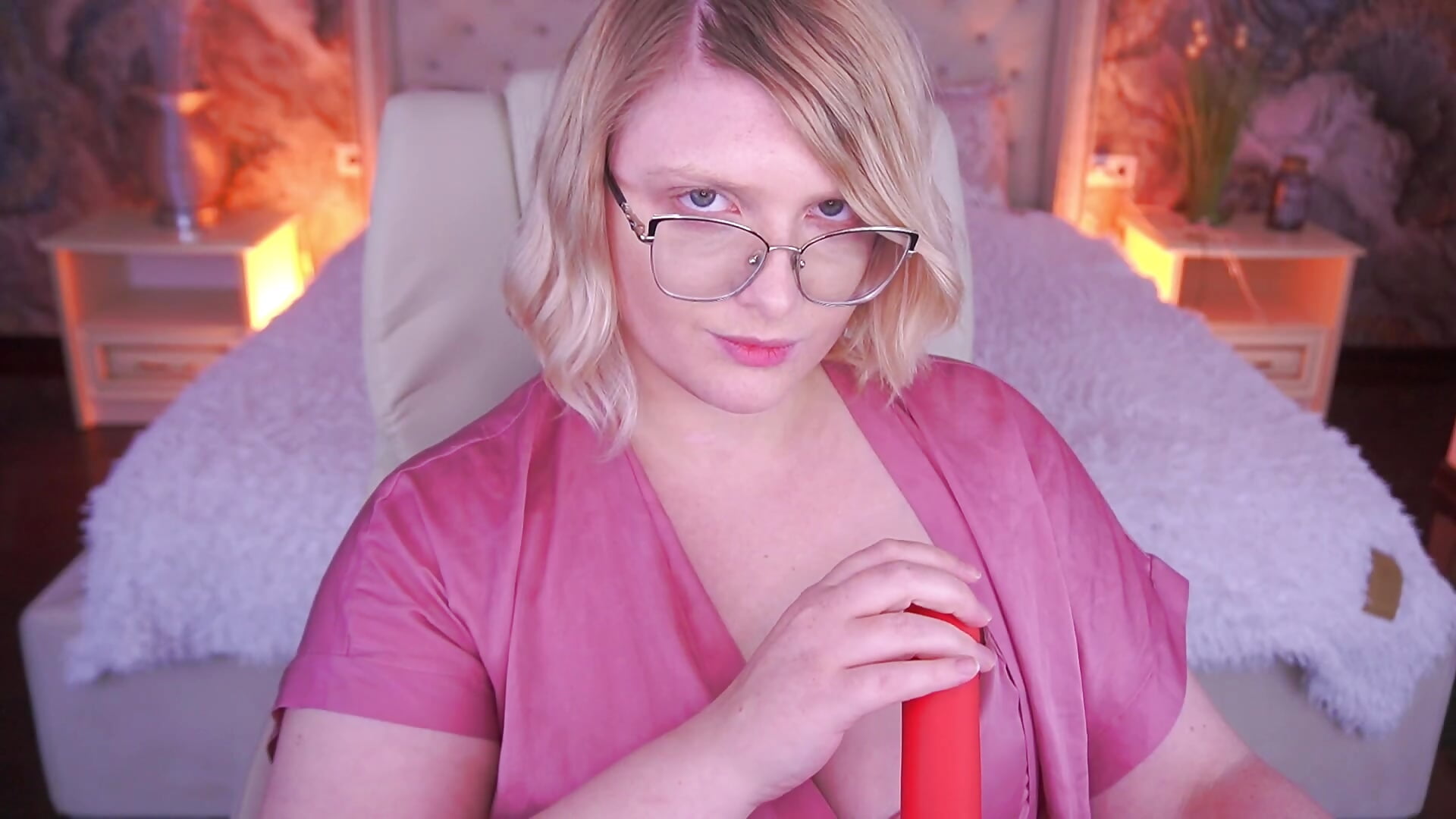 Look me in the eye and do what I say – video af CoolTatis cam-model