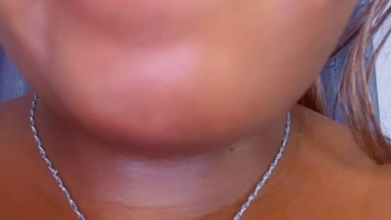 Let me put this juicy lips on your cock and drill it till u cum in my mouth.  Give me that bj daddzy — filmik sasha_kays, modela(-lki) na kamerkach